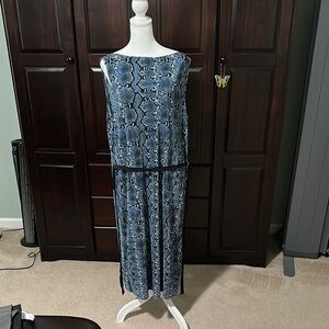 H&M Blue Midi Dress with Elegant Design